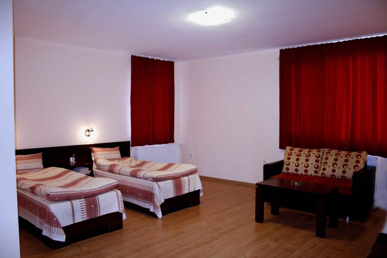 Отель Armira Family Hotel Ивайловград-18