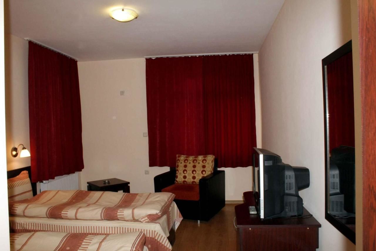 Отель Armira Family Hotel Ивайловград-26